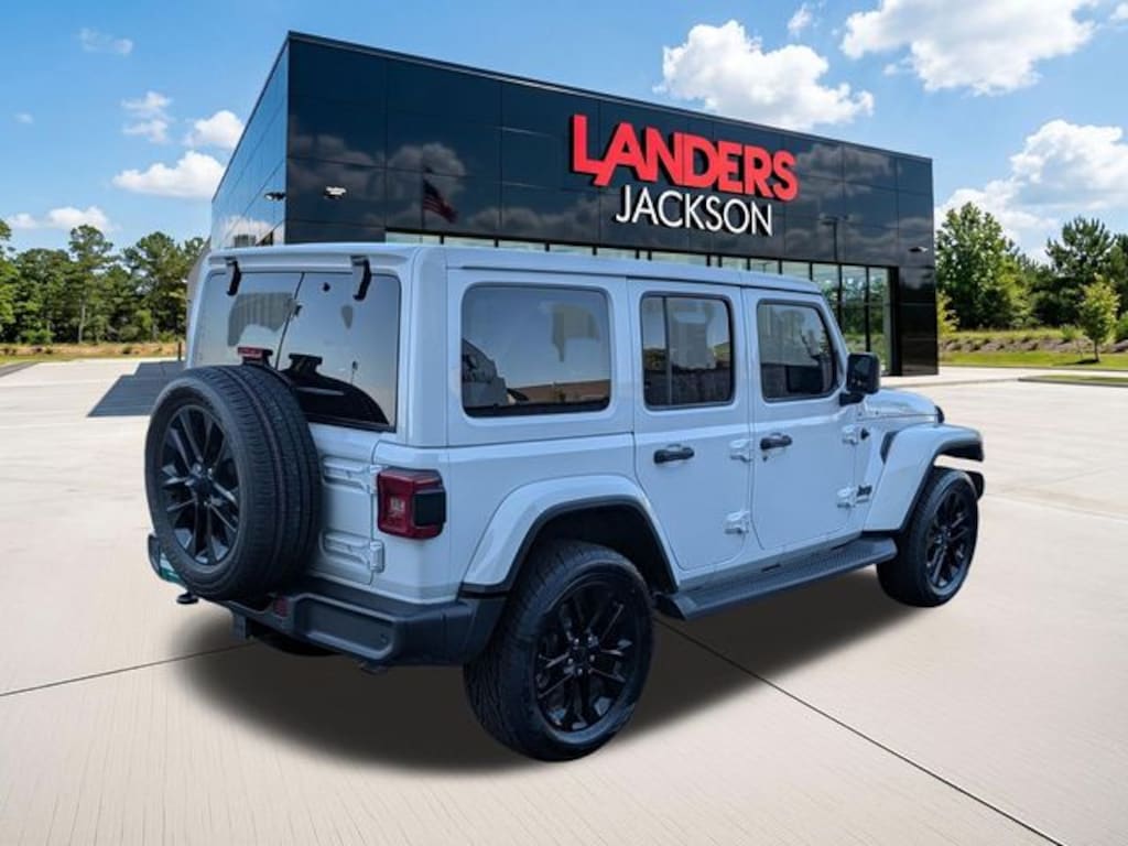 Used 2021 Jeep Wrangler Unlimited Sahara Altitude SUV
