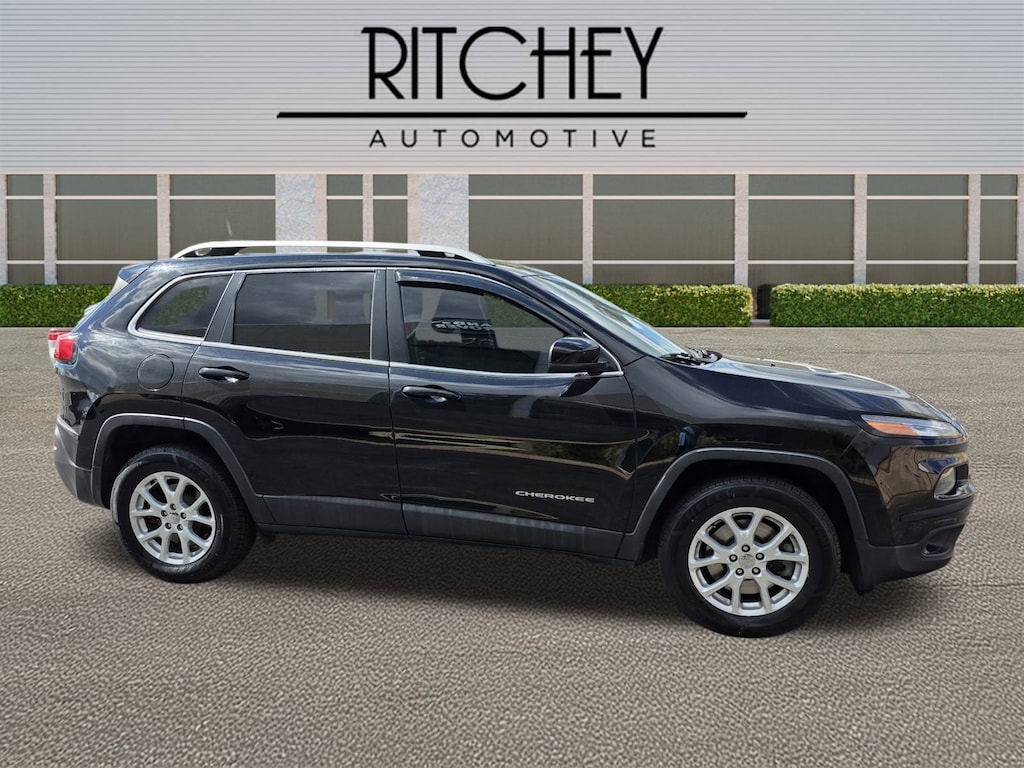Used 2017 Jeep Cherokee Latitude SUV