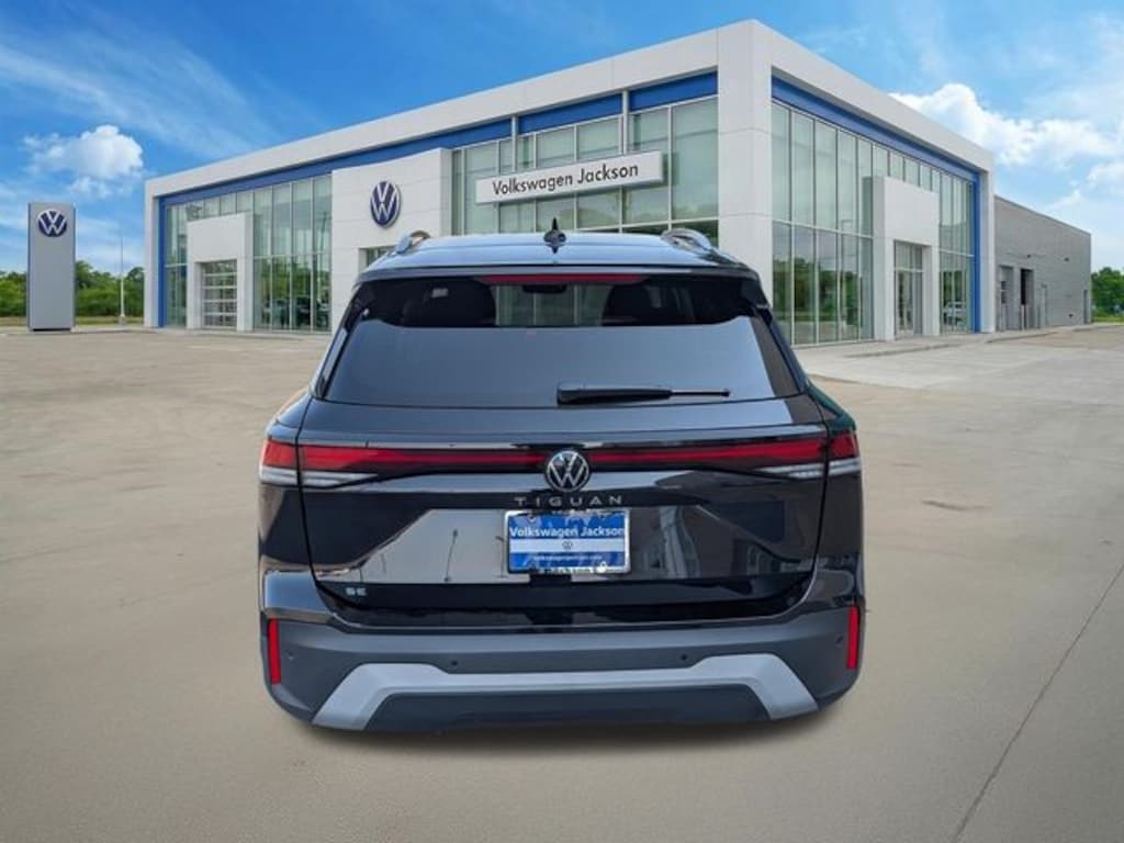 Certified 2025 Volkswagen Tiguan 2.0T SE SUV