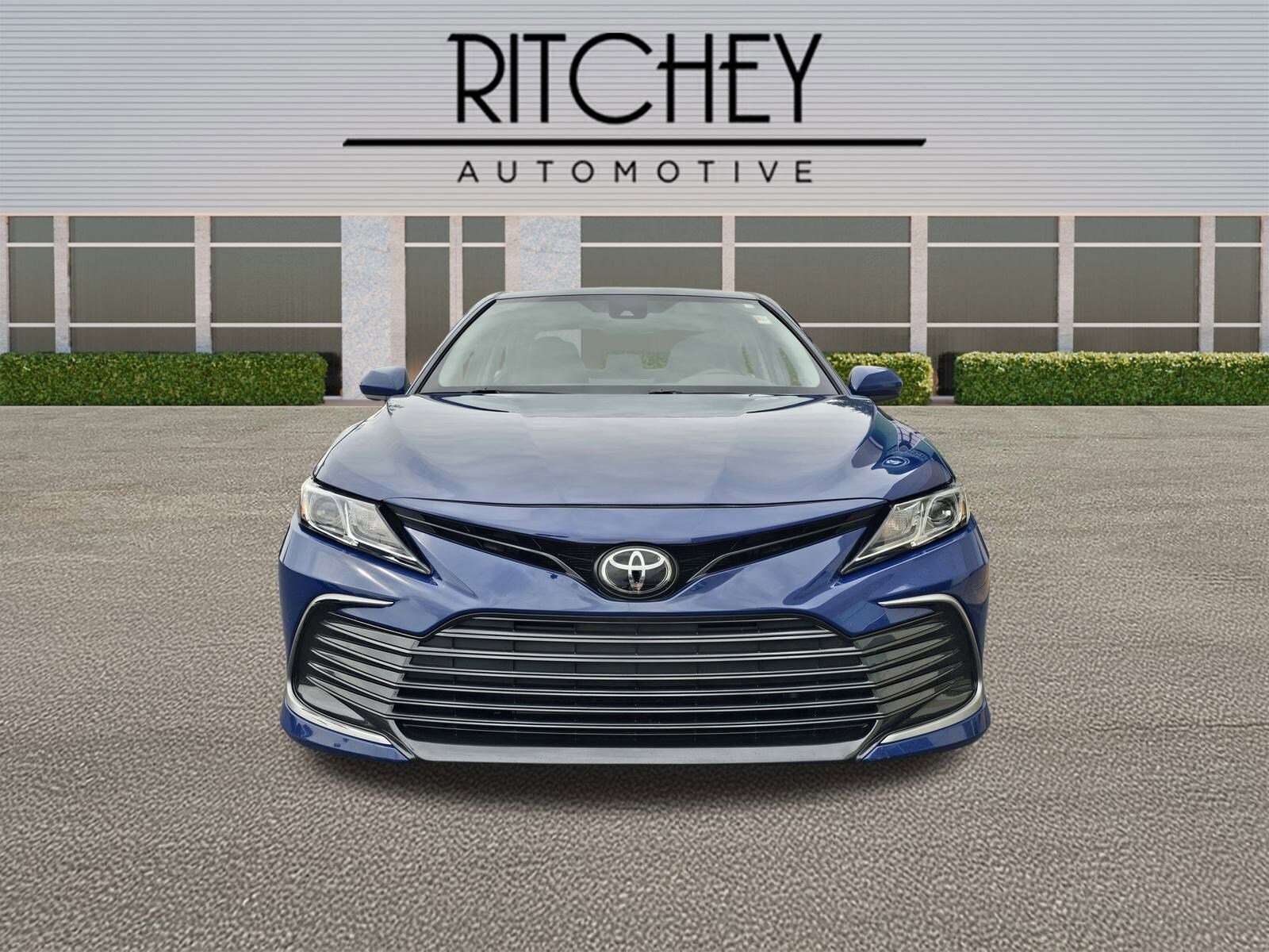 2023 Toyota Camry LE photo 2