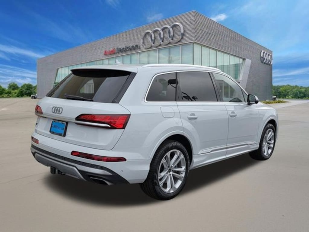 Certified 2025 Audi Q7 55 Premium Plus SUV