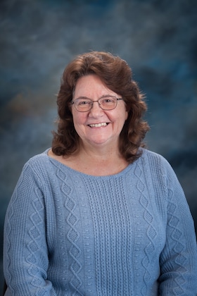 Staff member Bonnie Farmer from ID_e86686a5812d