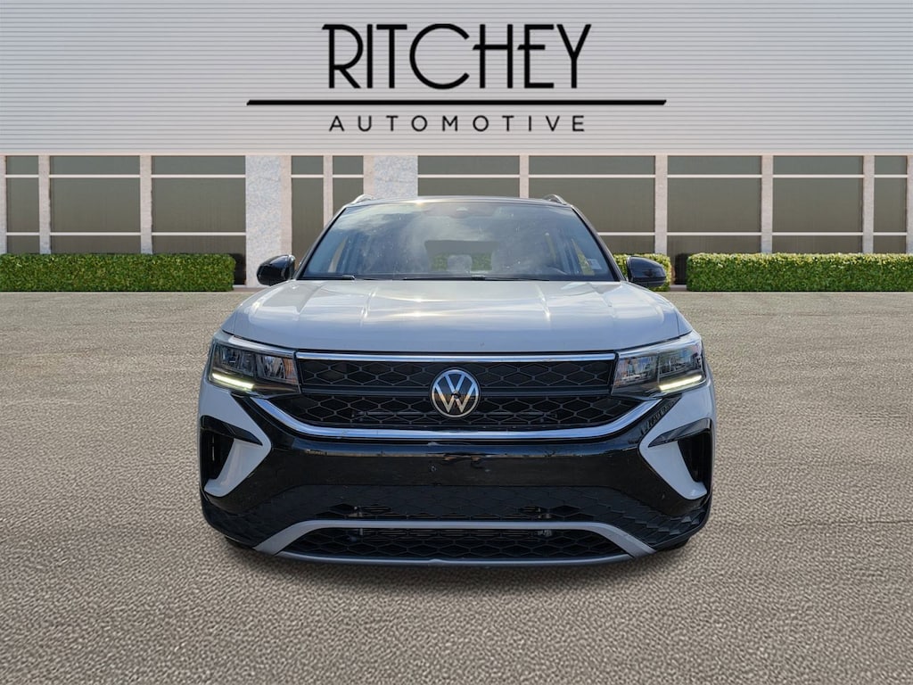 Used 2024 Volkswagen Taos SE SUV