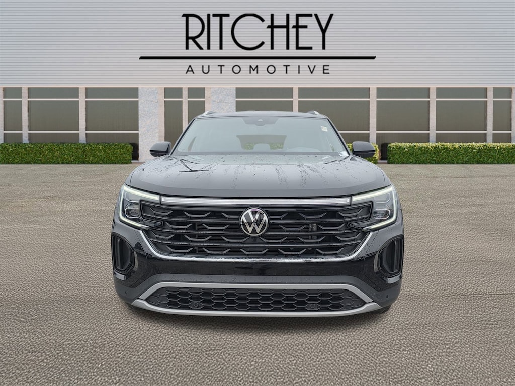 Used 2024 Volkswagen Atlas Cross Sport 2.0T SE w/Technology SUV