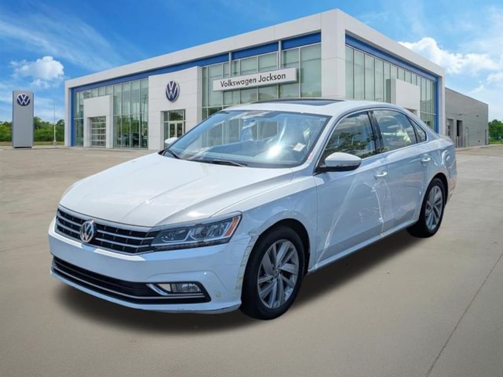 Used 2018 Volkswagen Passat 2.0T SE Sedan