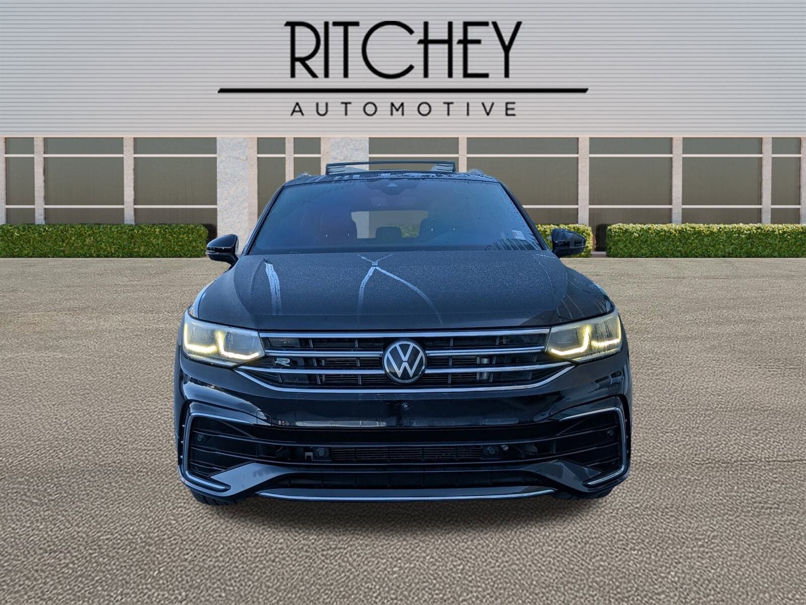 2022 Volkswagen Tiguan SEL Premium R-Line photo 2