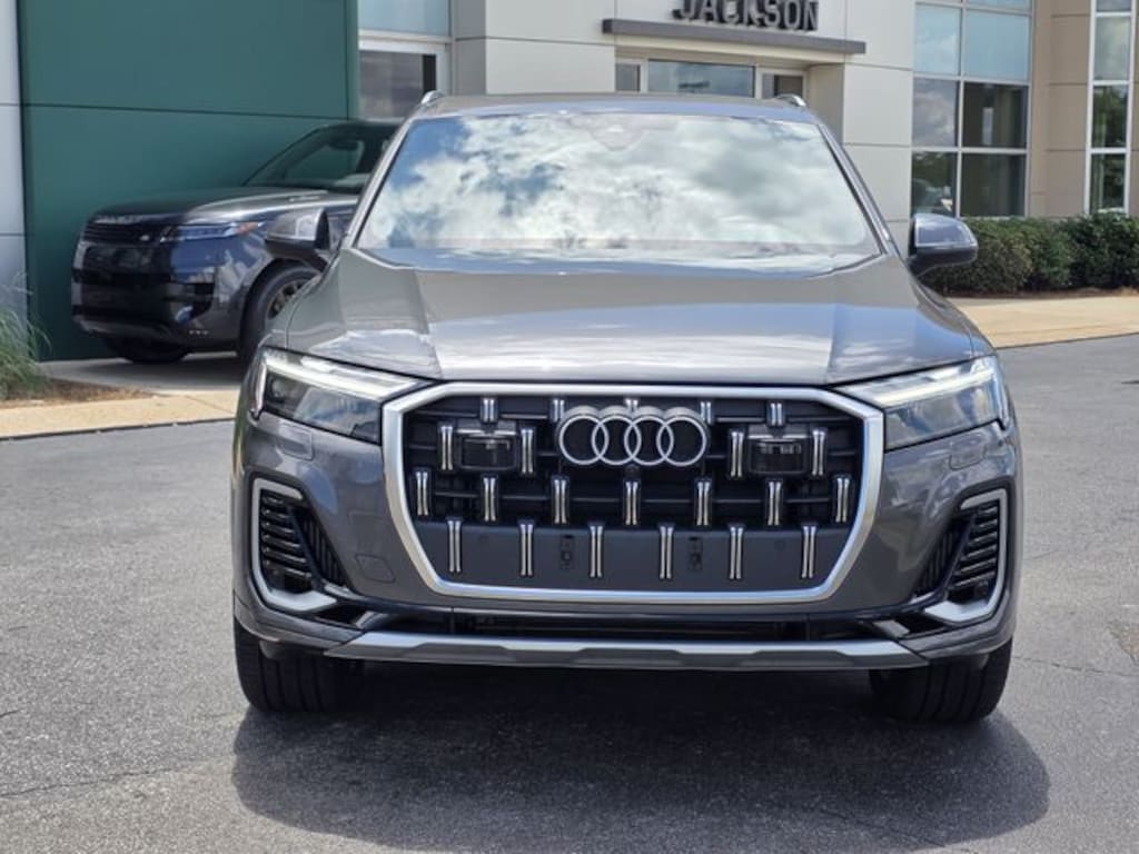 Certified 2025 Audi Q7 55 Premium SUV