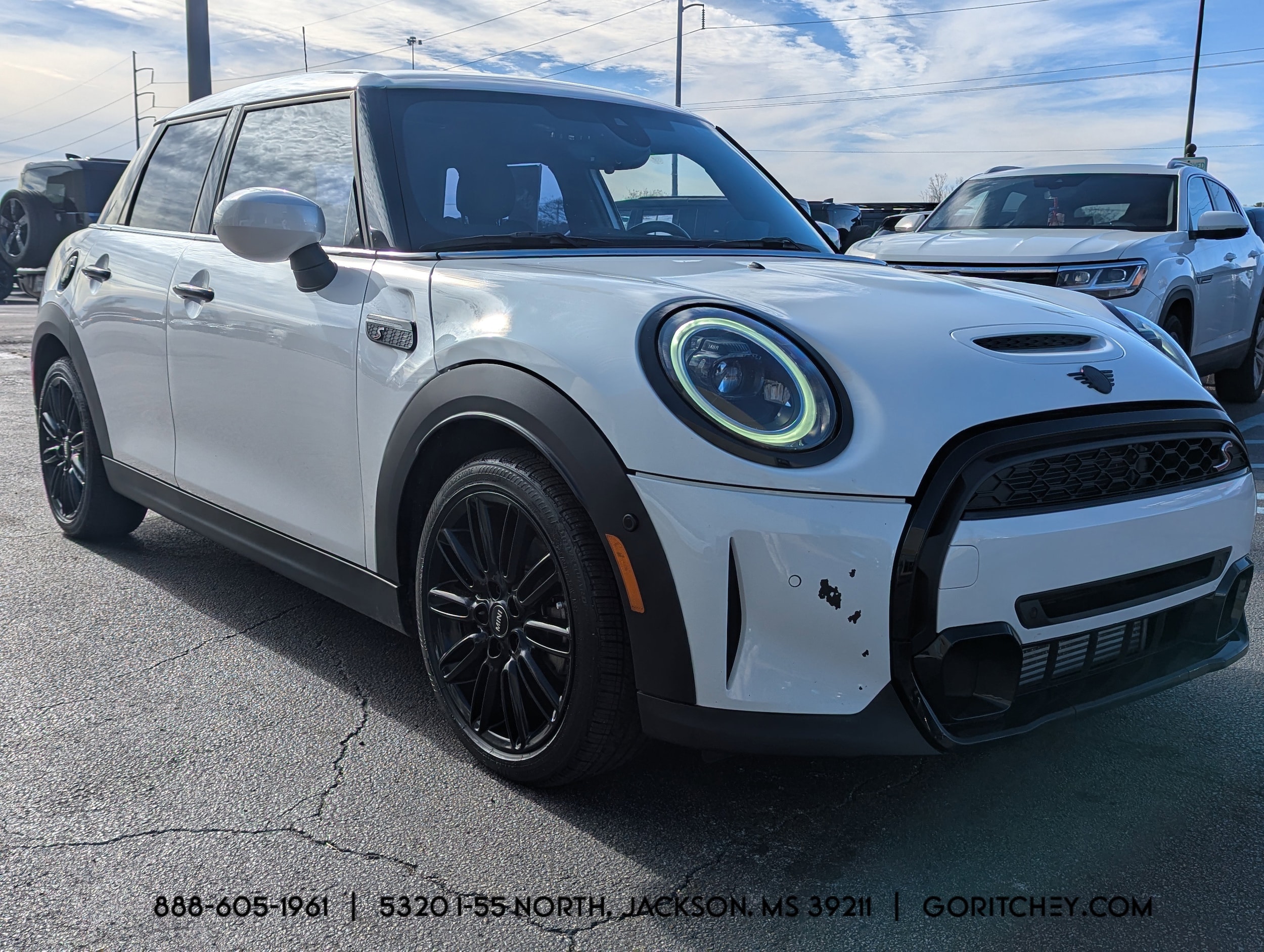 2024 MINI Hardtop 4 Door S's photo