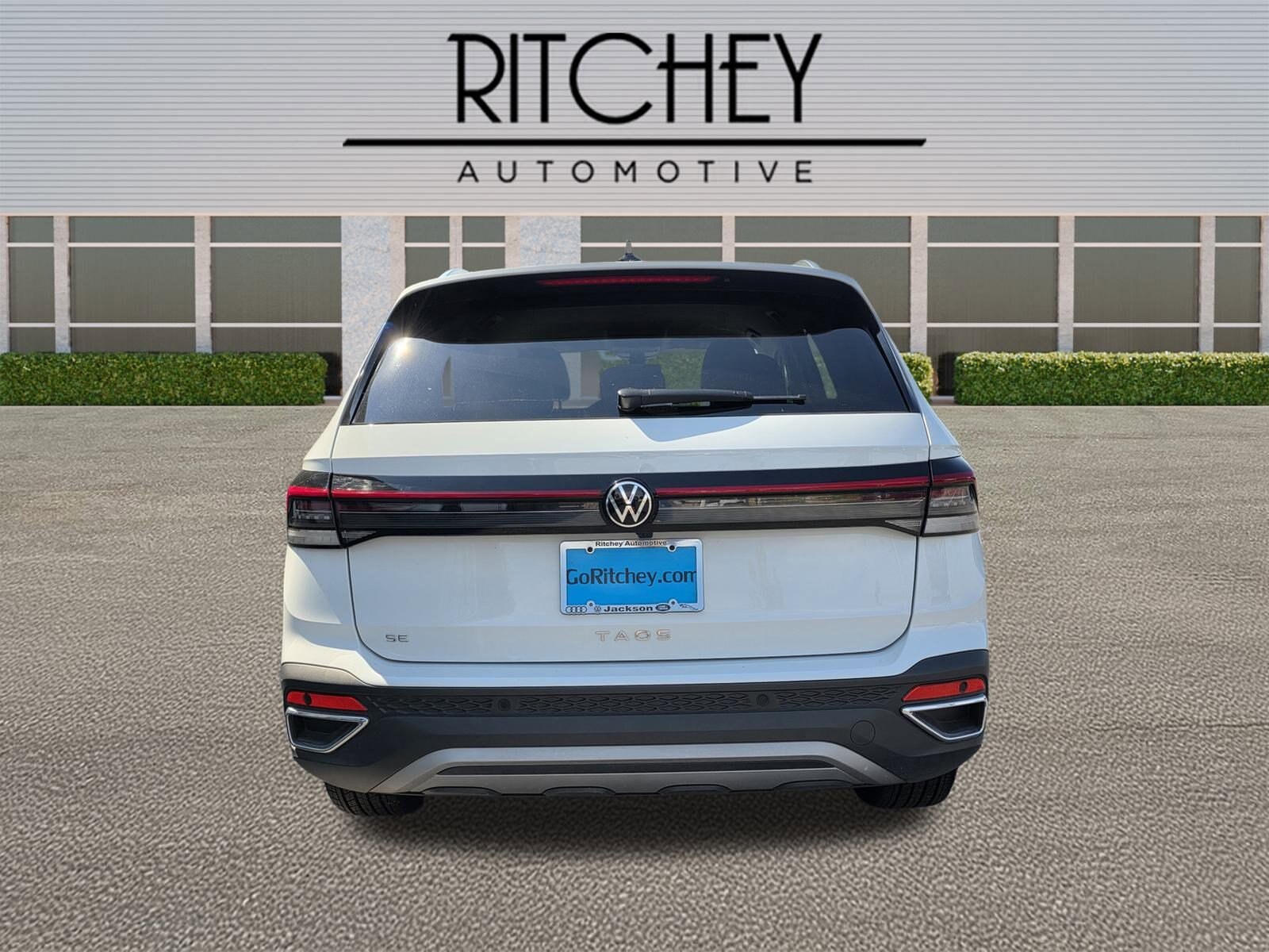 2025 Volkswagen Taos SE photo 3