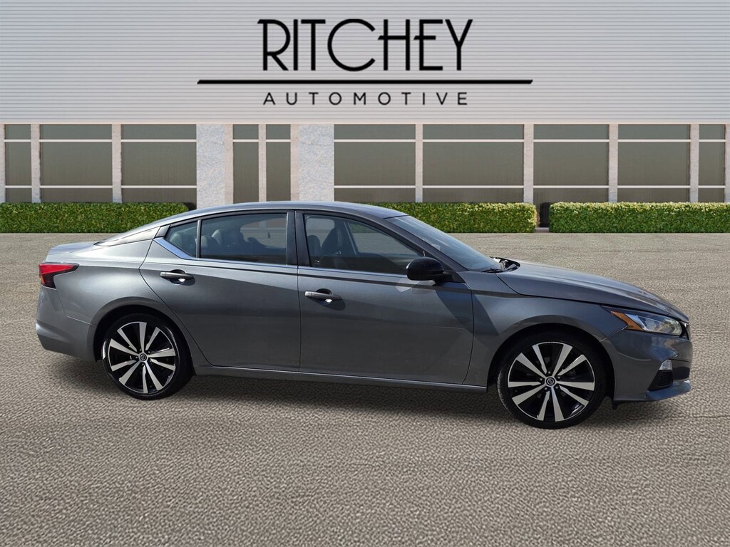 Used 2022 Nissan Altima 2.5 SR Sedan