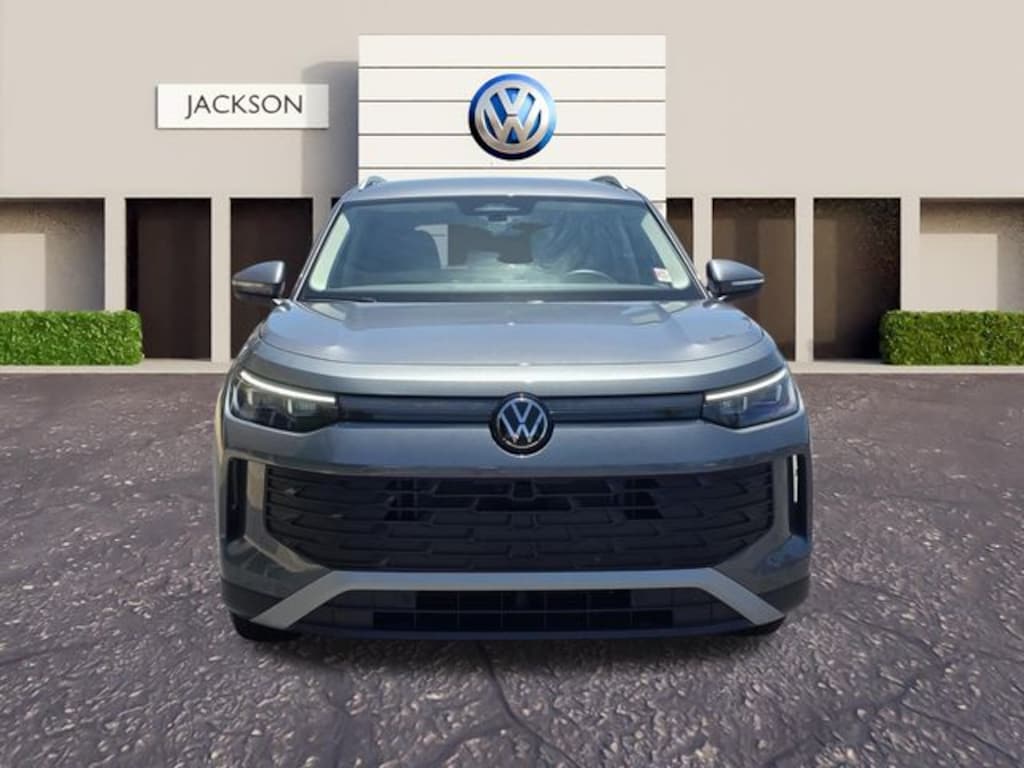 Used 2025 Volkswagen Tiguan 2.0T SE SUV