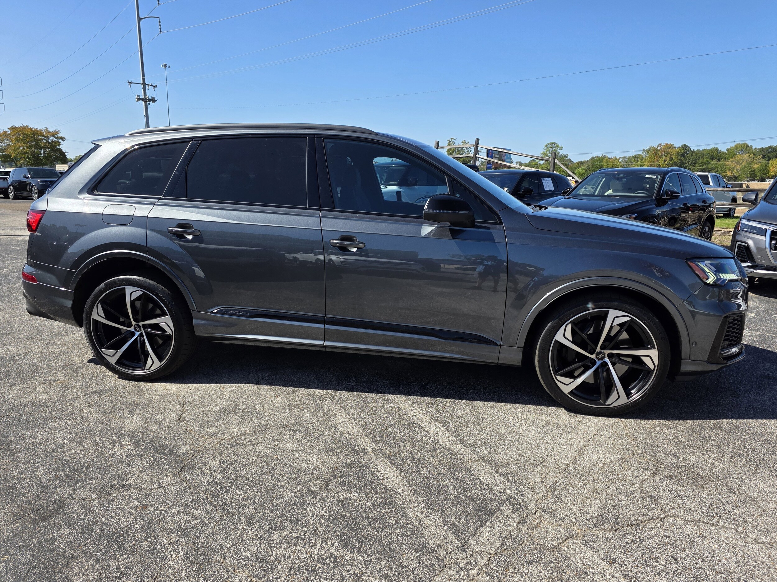 2024 Audi SQ7 Prestige photo 2
