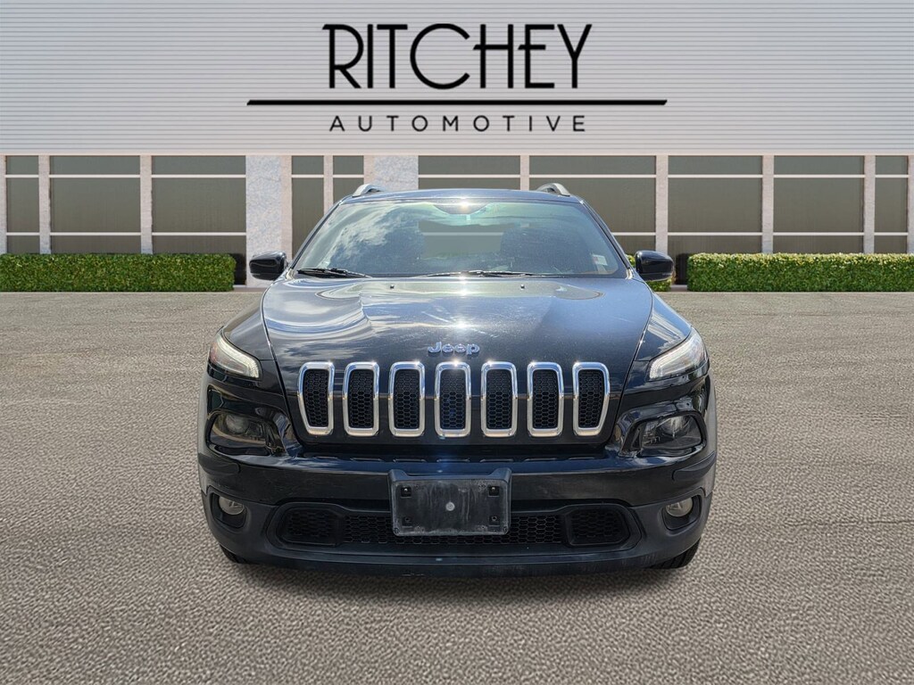 Used 2017 Jeep Cherokee Latitude SUV