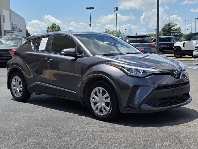 2021 Toyota C-HR LE's photo
