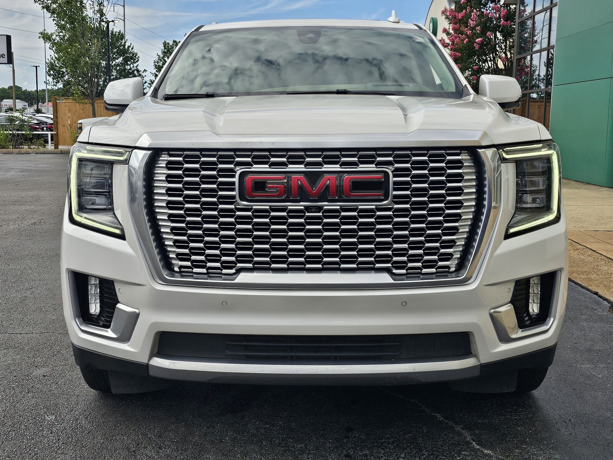 Used 2021 GMC Yukon Denali with VIN 1GKS1DKL0MR128930 for sale in Jackson, MS