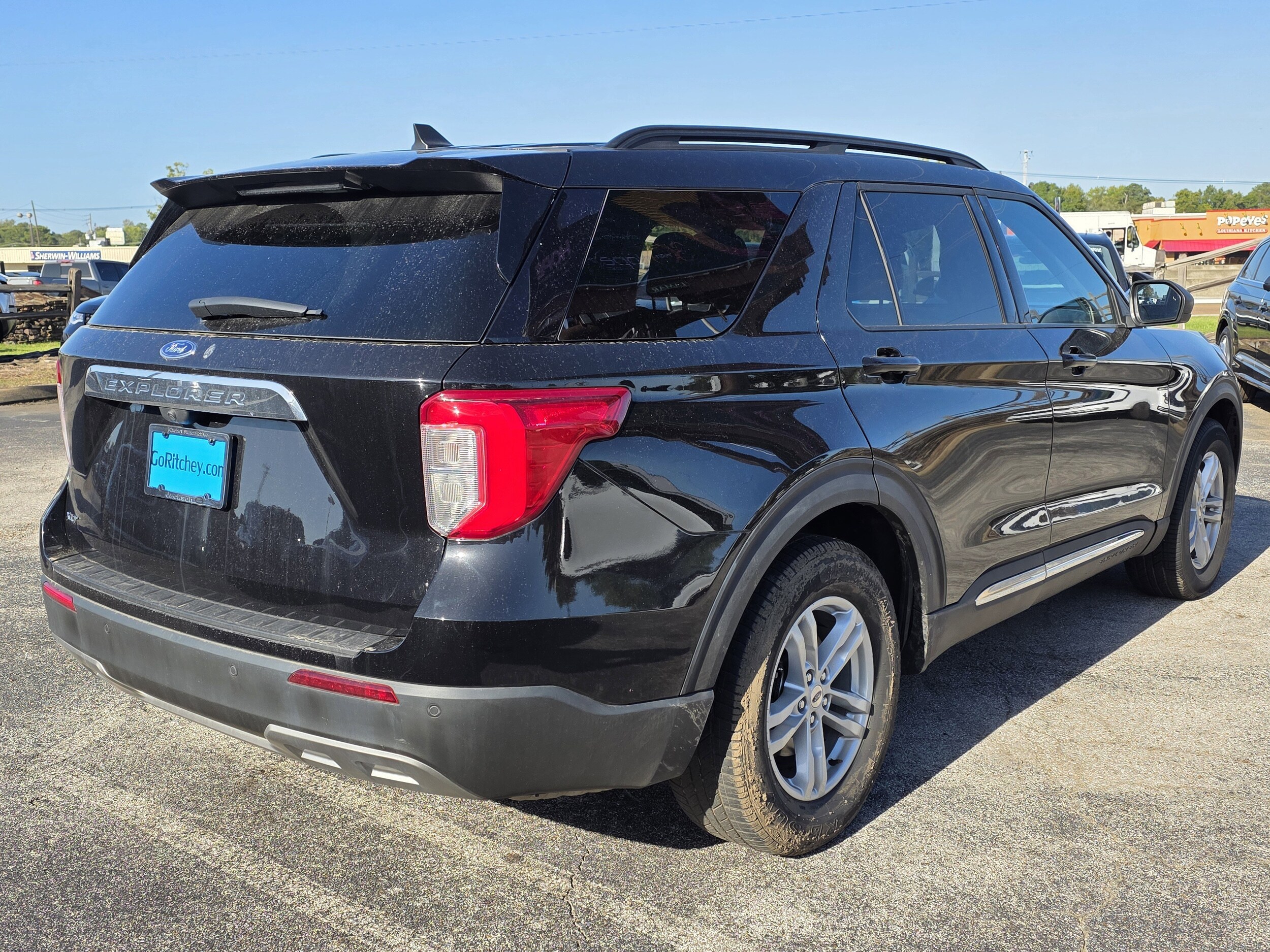 2023 Ford Explorer XLT photo 3