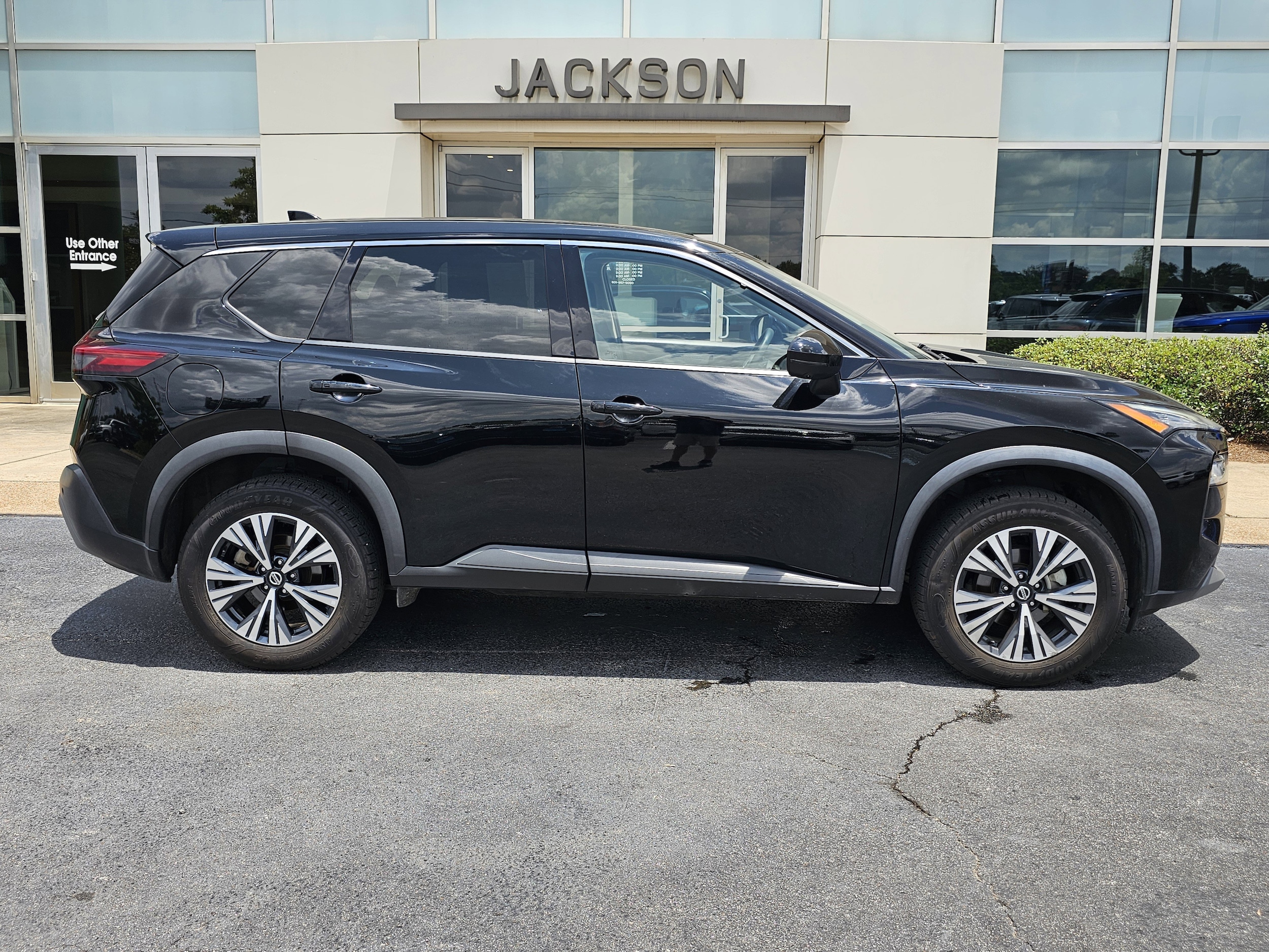 Used 2021 Nissan Rogue SV with VIN 5N1AT3BB8MC728774 for sale in Jackson, MS
