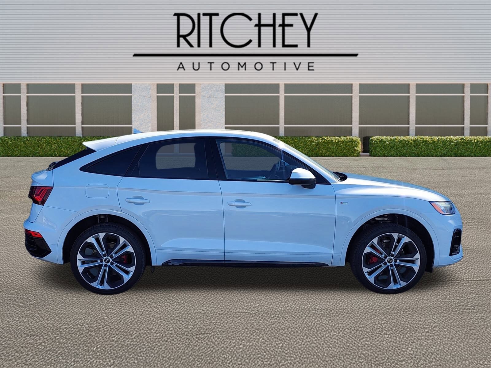 2024 Audi Q5 Sportback S line Premium Plus photo 2