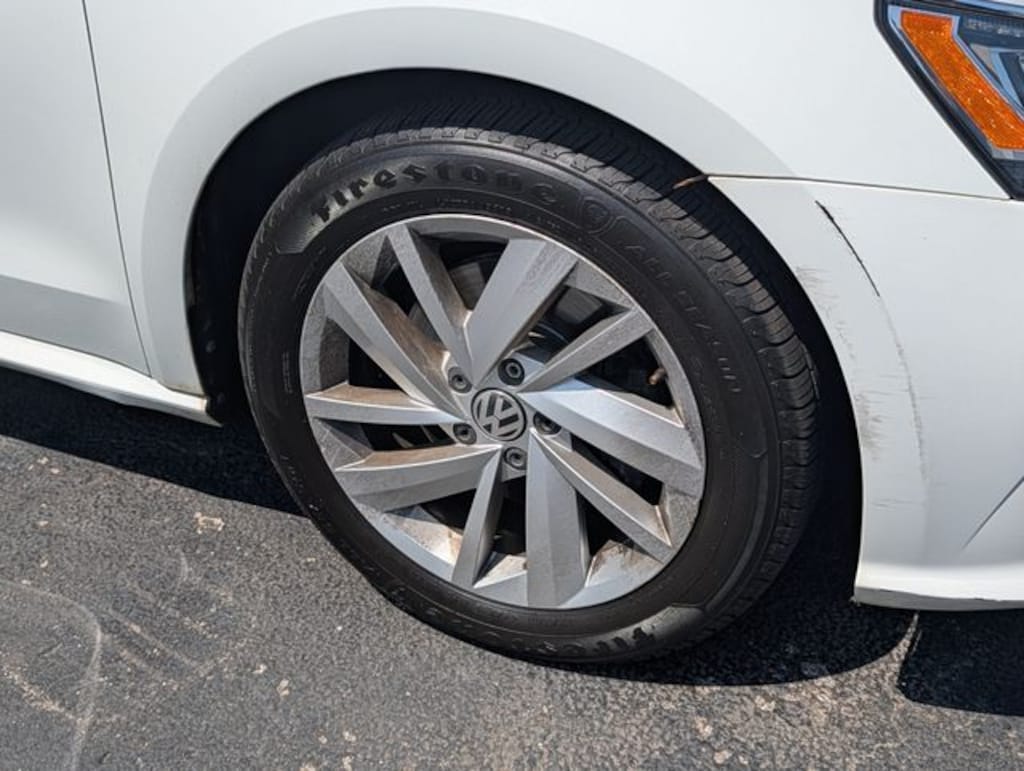Used 2018 Volkswagen Passat 2.0T SE Sedan