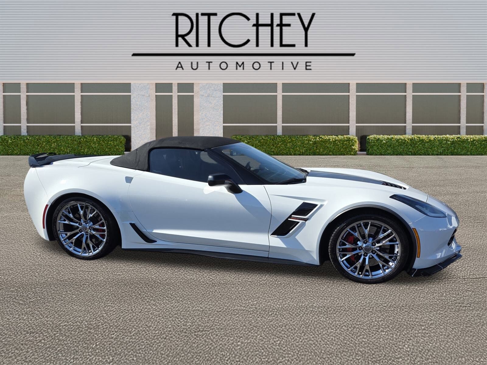 2017 Chevrolet Corvette Grand Sport 2LT photo 3