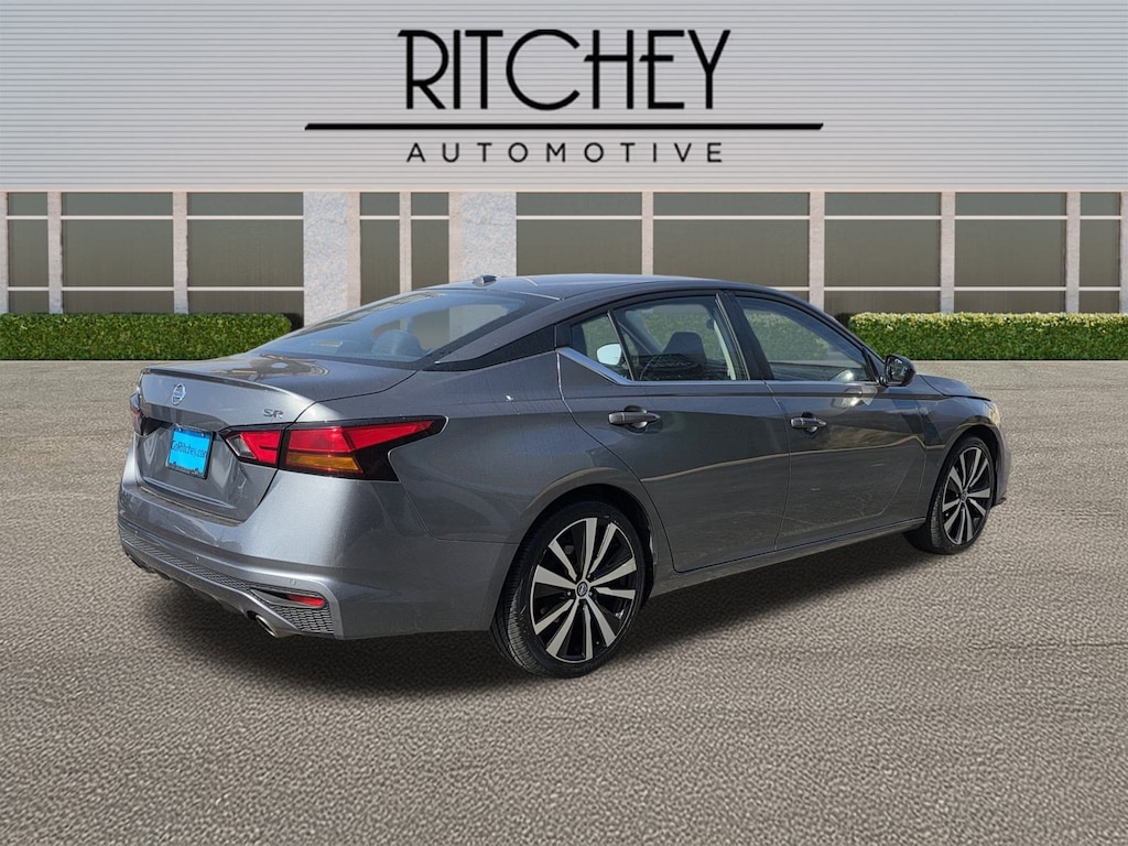 Used 2022 Nissan Altima 2.5 SR Sedan