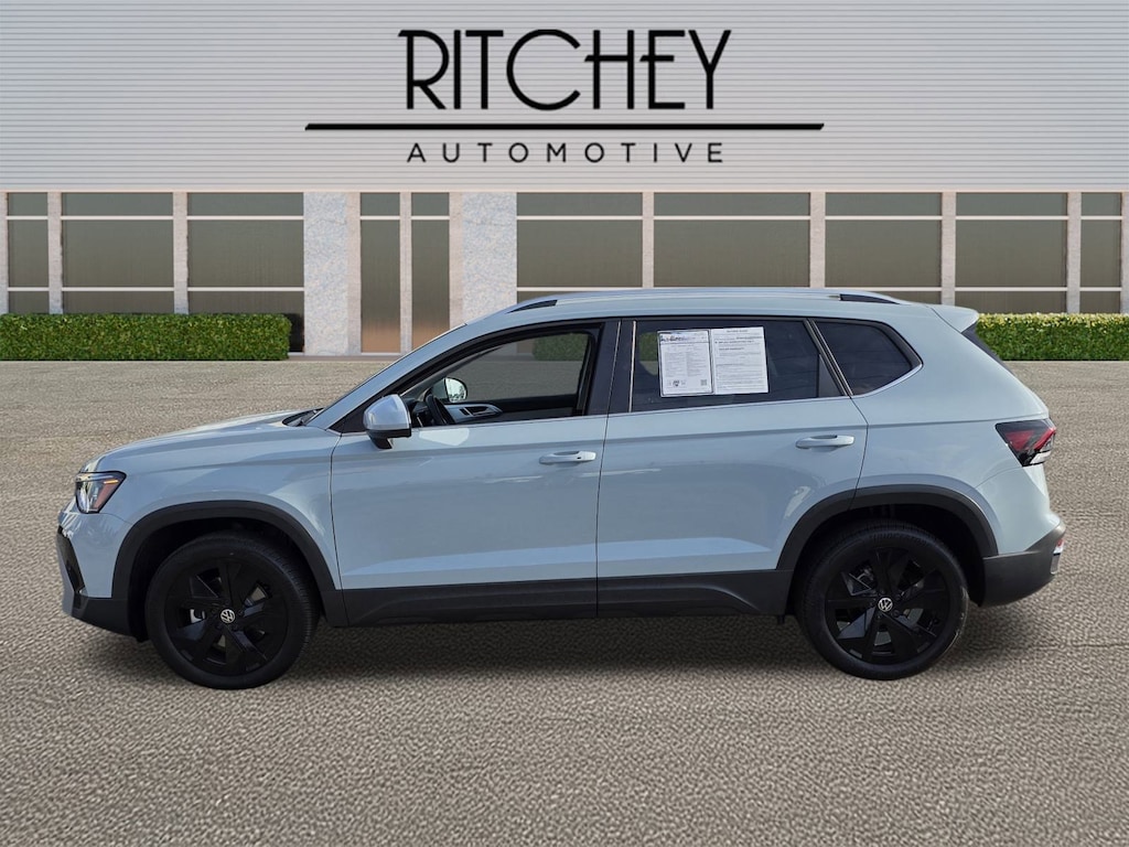 Used 2025 Volkswagen Taos SE SUV