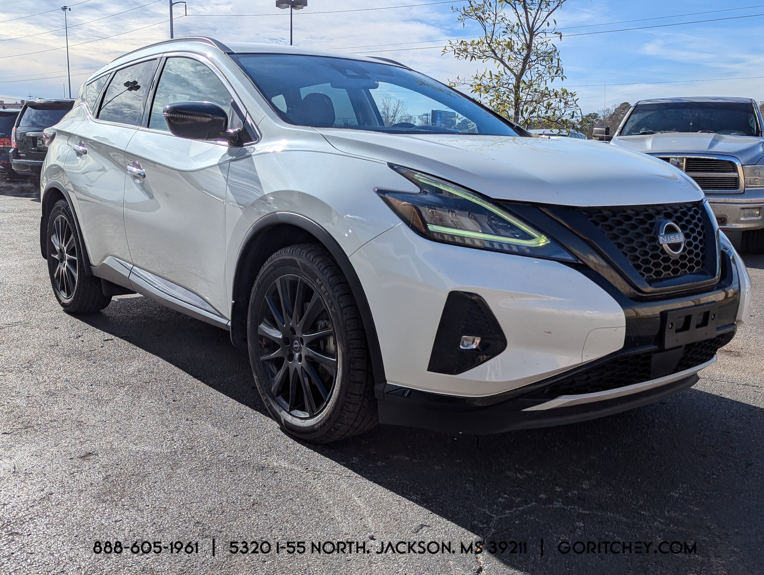 2023 Nissan Murano SV's photo
