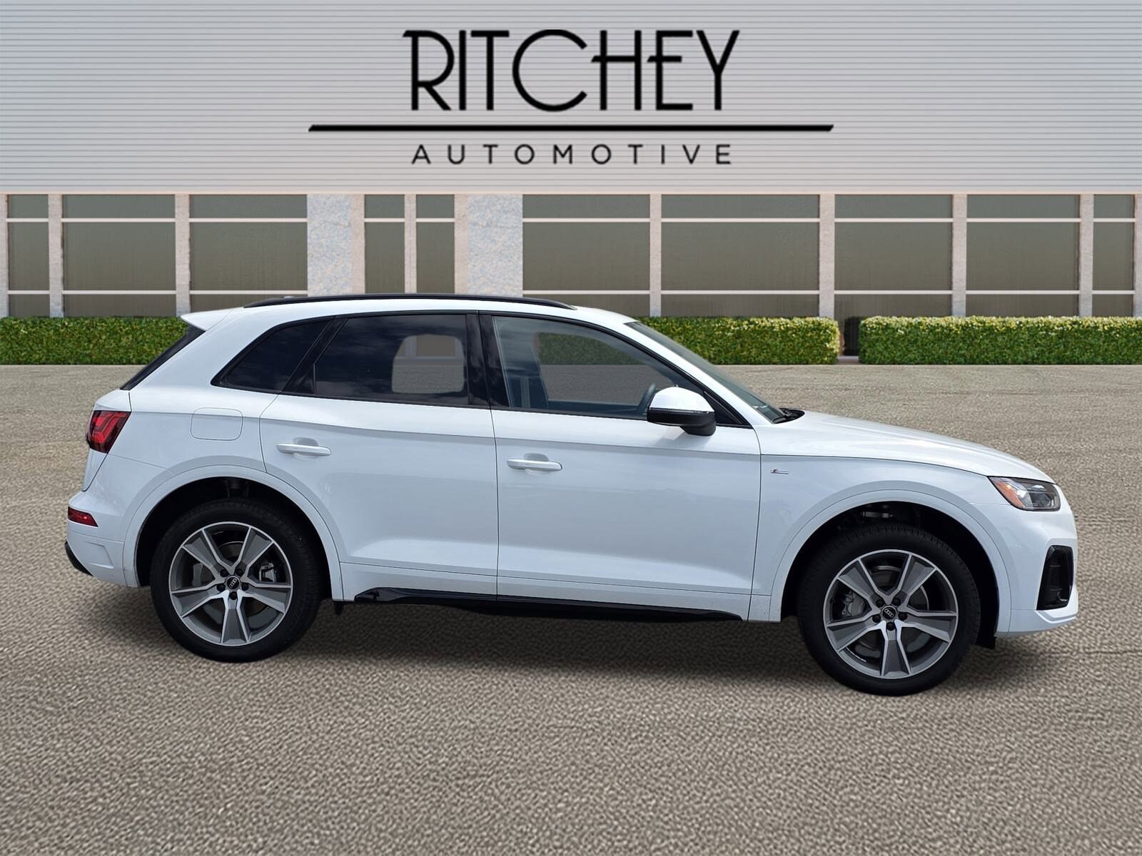 2025 Audi Q5 S line Premium photo 3