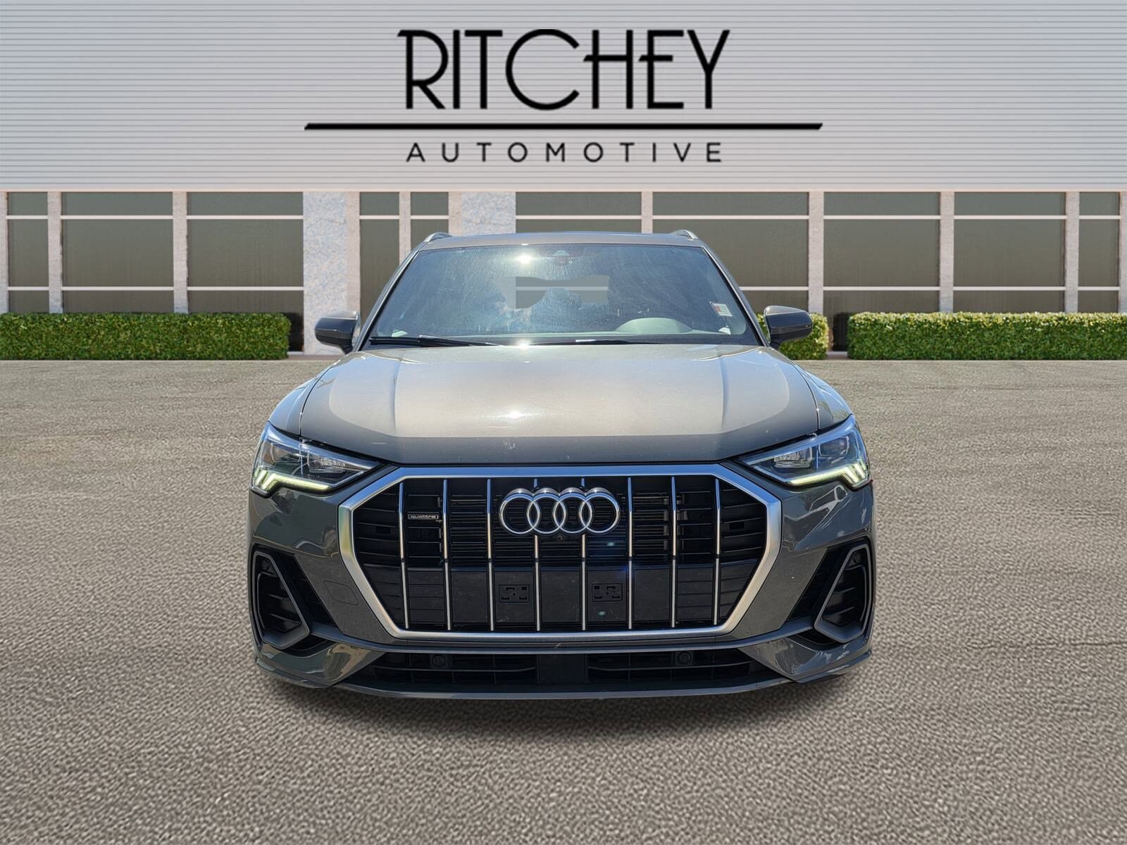 2022 Audi Q3 S line Premium Plus photo 2
