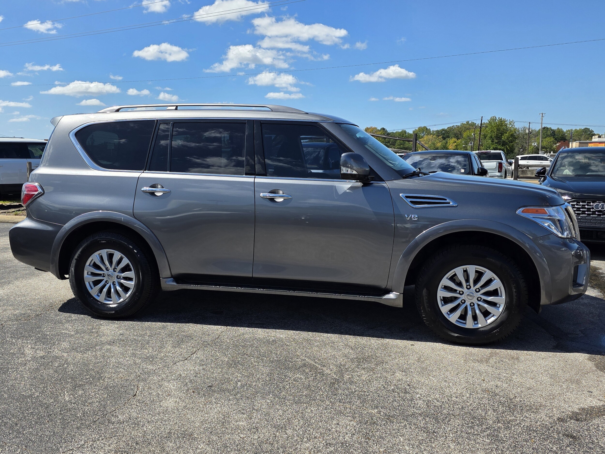 2017 Nissan Armada SV photo 2