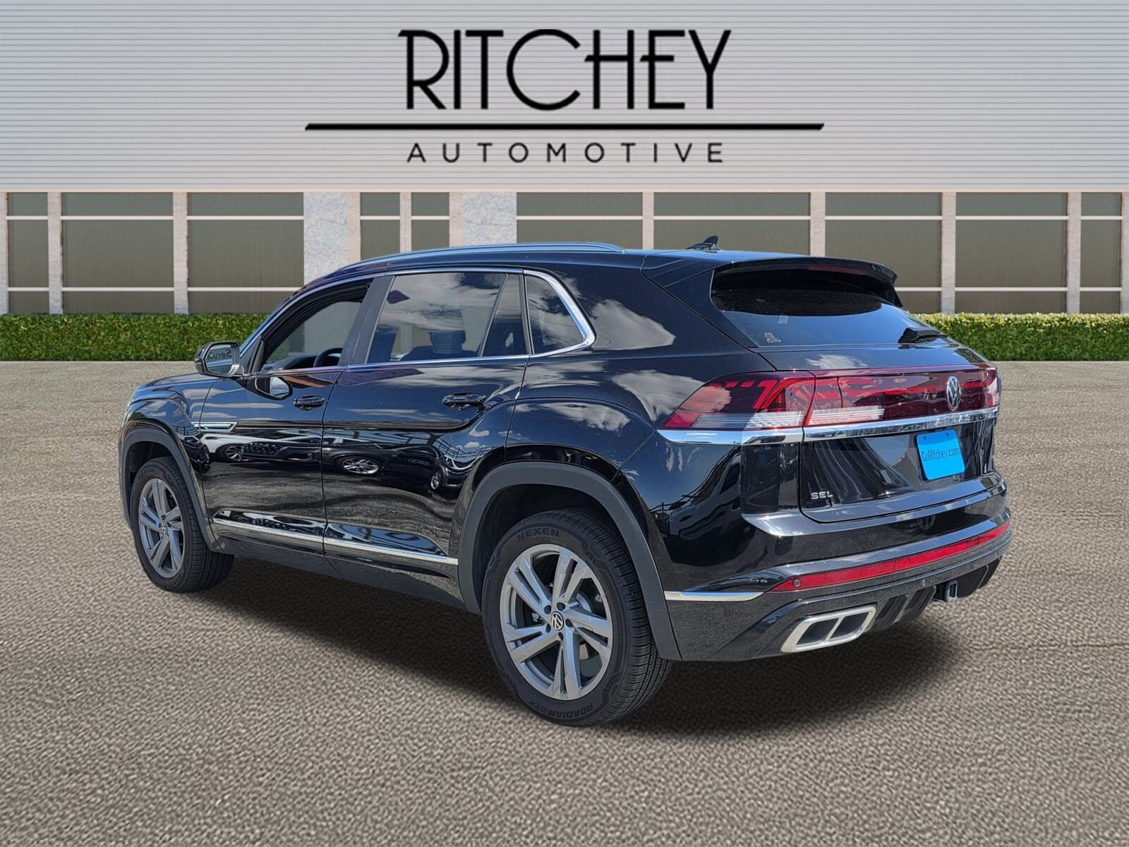 2024 Volkswagen Atlas Cross Sport SEL R-Line photo 3
