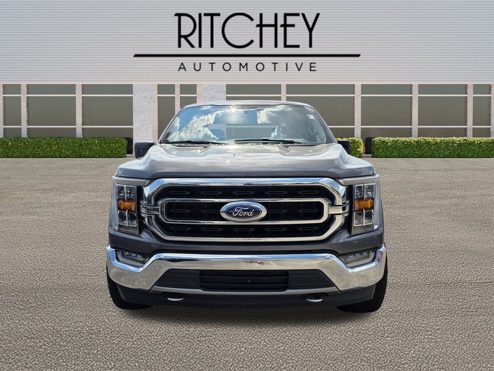 2021 Ford F-150 XLT photo 2