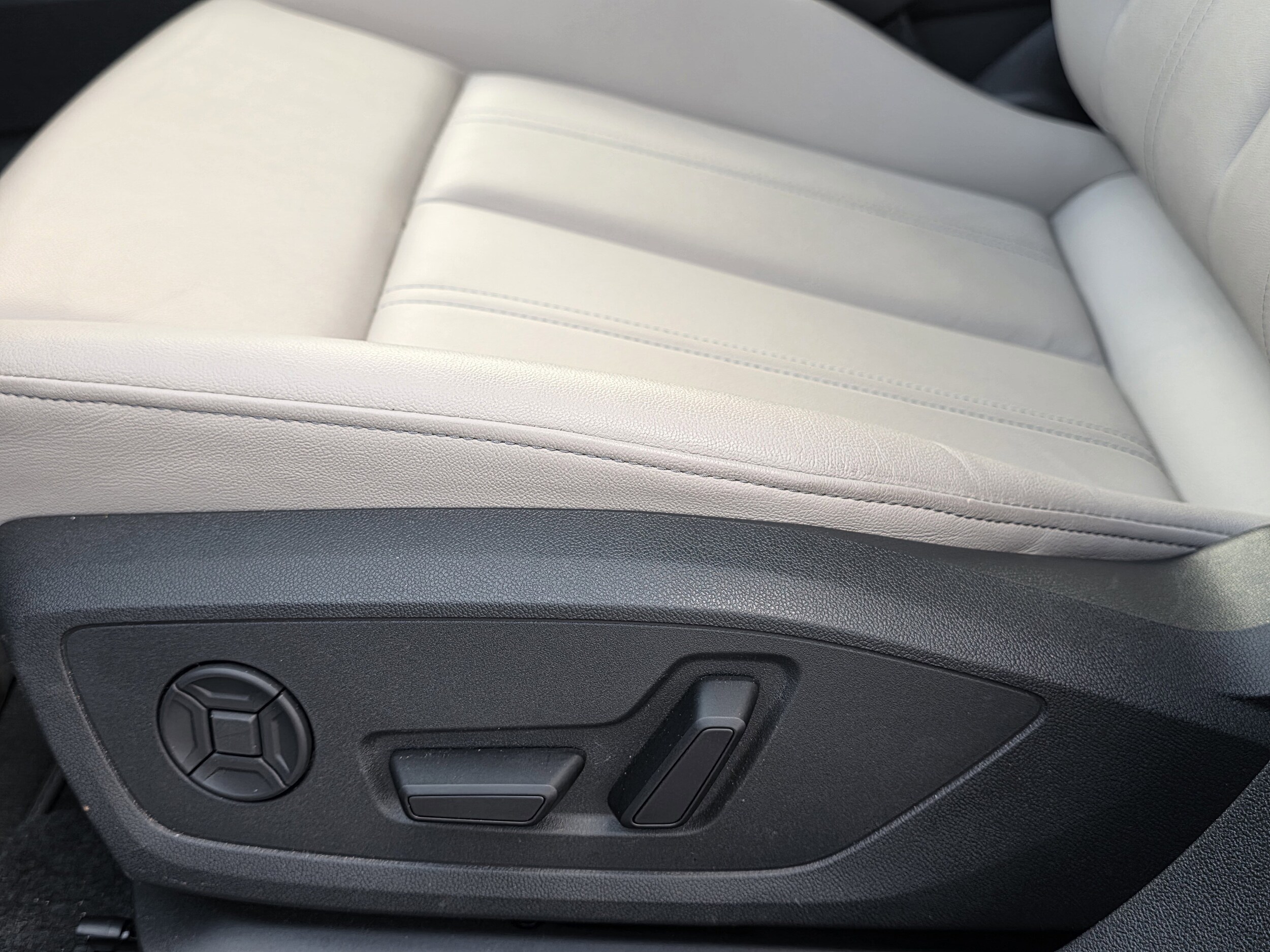 2025 Audi A3 Quattro Premium photo 4