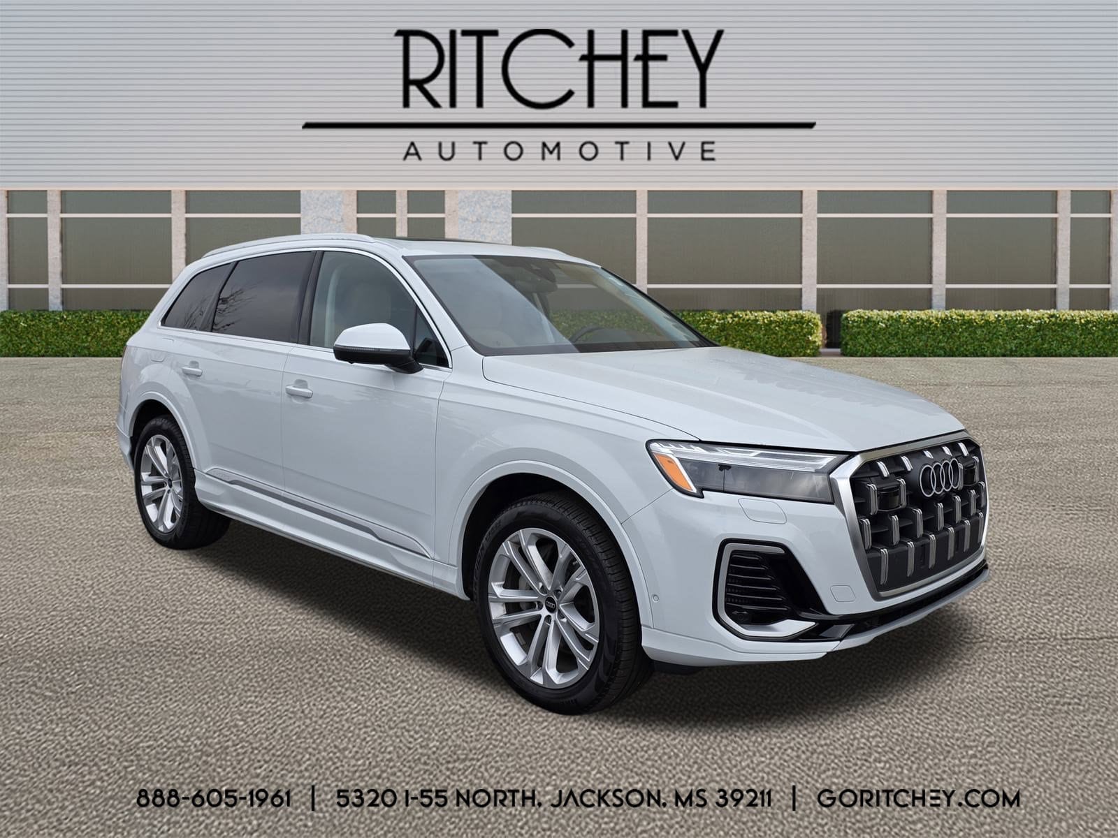 2025 Audi Q7 Premium Plus's photo