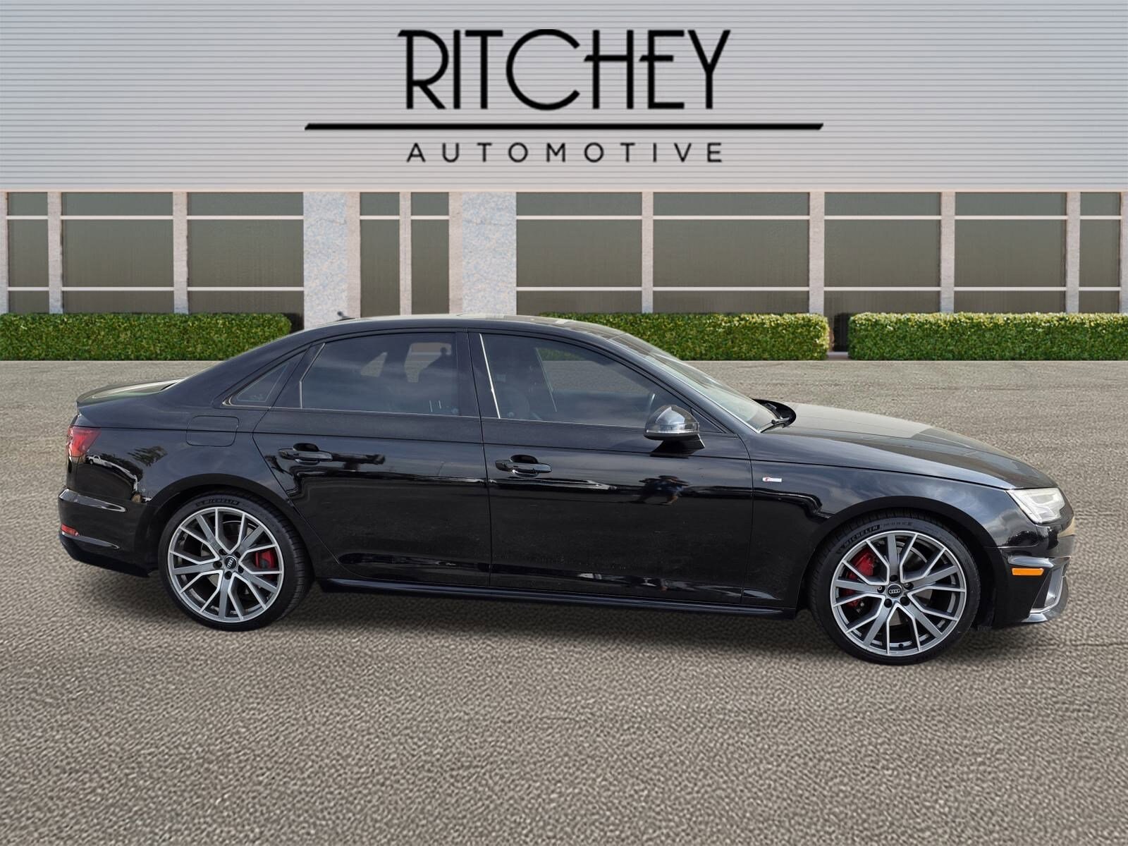 2019 Audi A4 Quattro Premium Plus photo 3