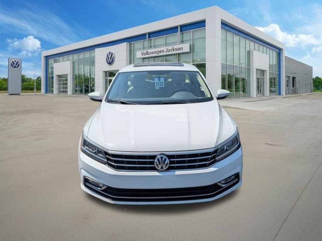 Used 2018 Volkswagen Passat 2.0T SE Sedan