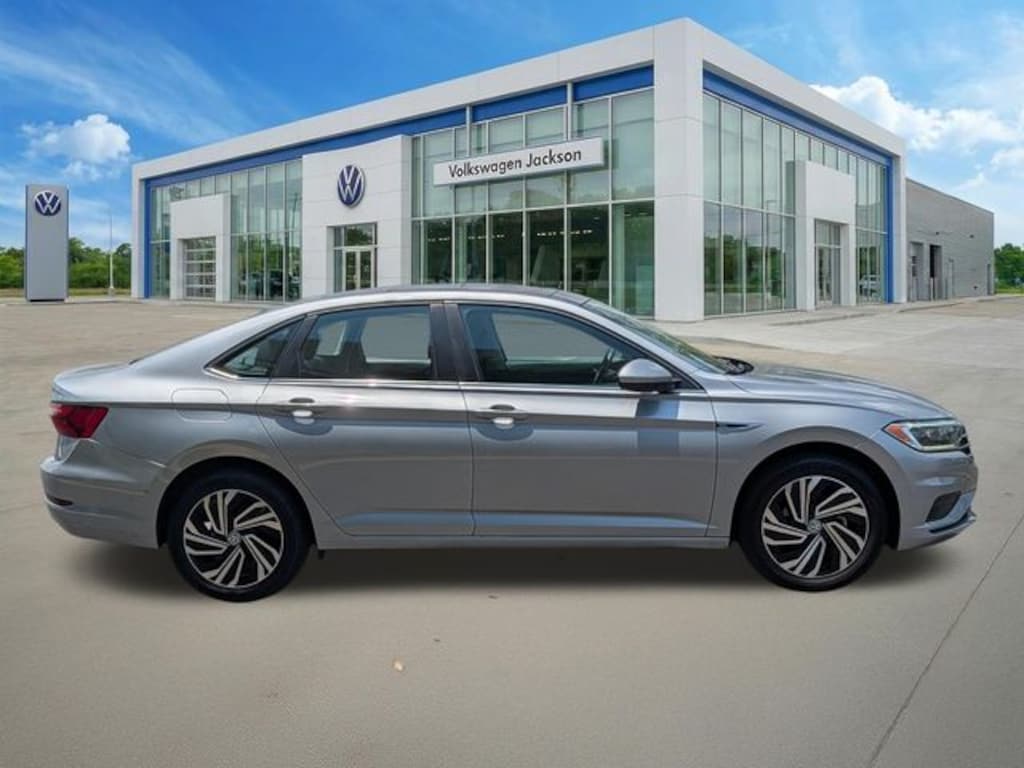 Used 2021 Volkswagen Jetta SEL Sedan