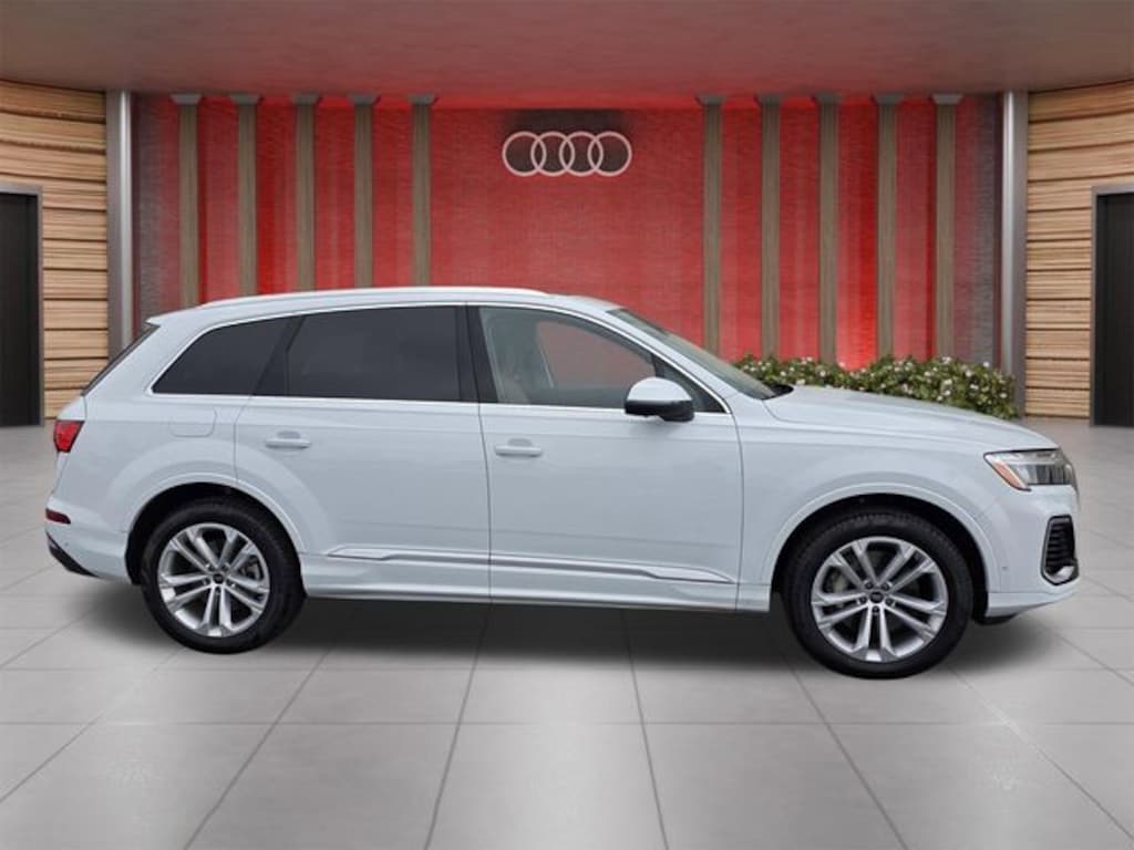 Certified 2025 Audi Q7 55 Premium Plus SUV