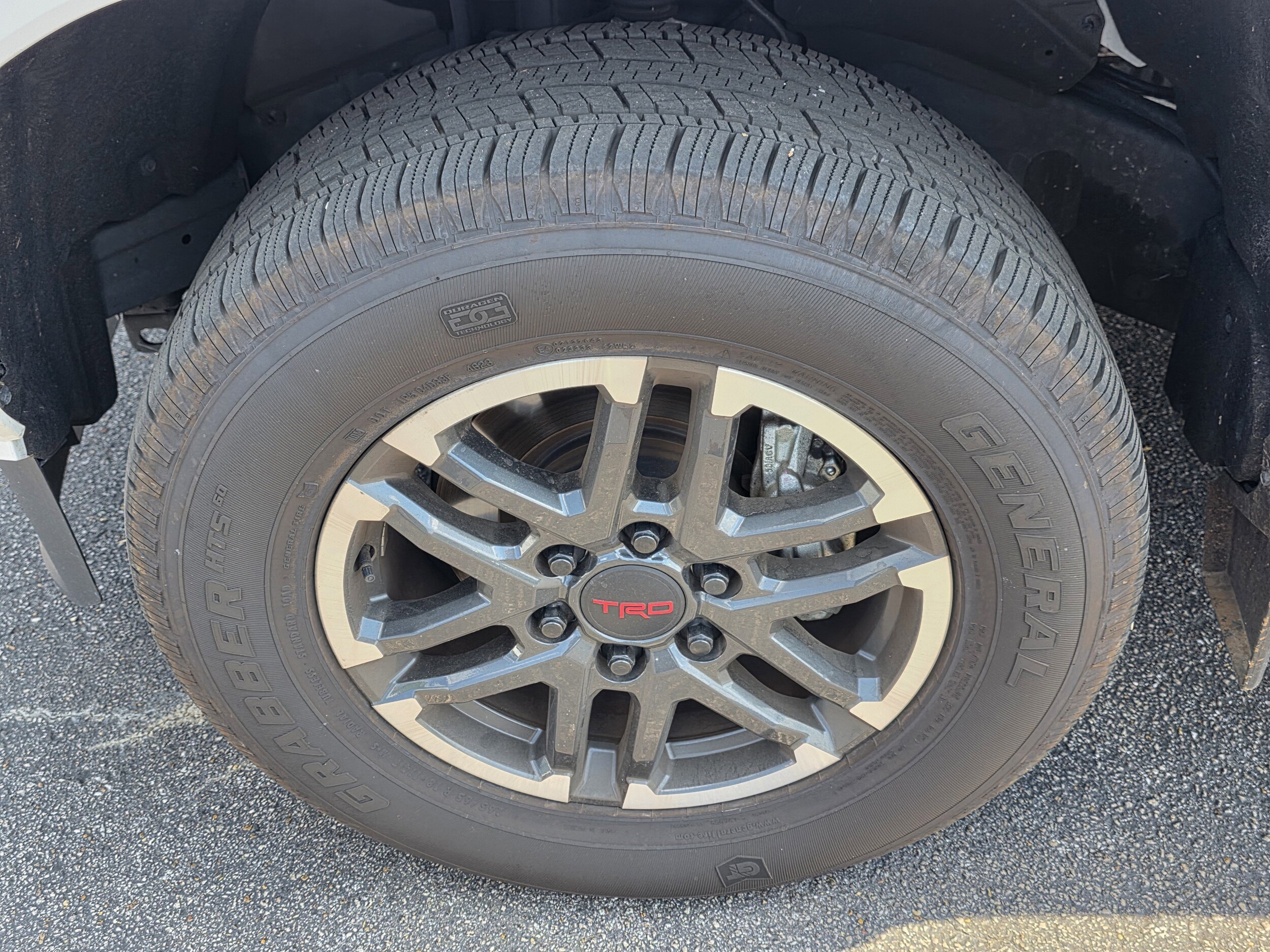 2024 Toyota Tacoma TRD Sport photo 3
