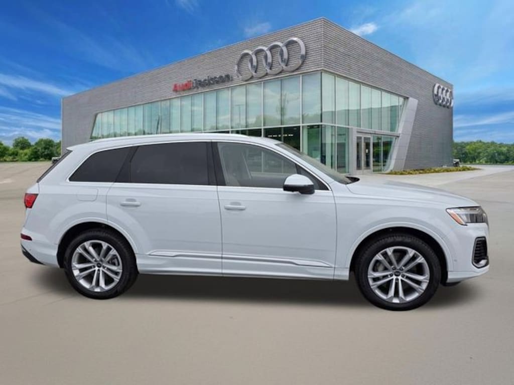 Certified 2025 Audi Q7 55 Premium Plus SUV