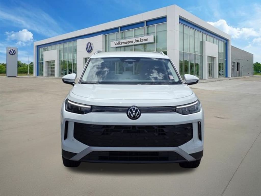 Used 2025 Volkswagen Tiguan 2.0T SE SUV