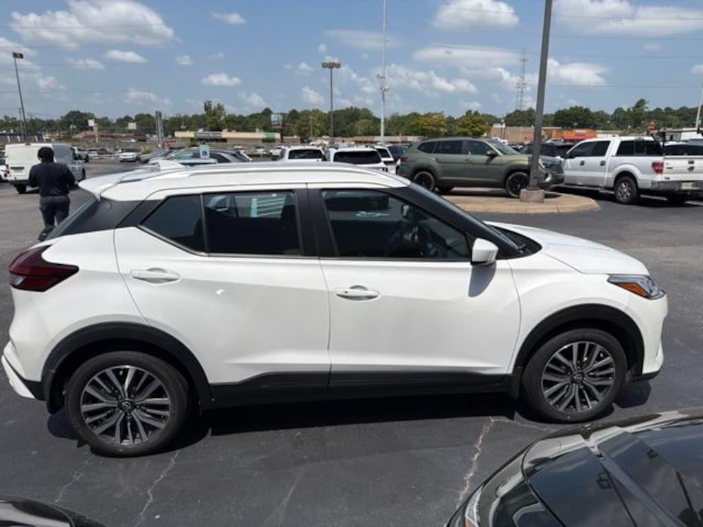 Used 2023 Nissan Kicks SV SUV