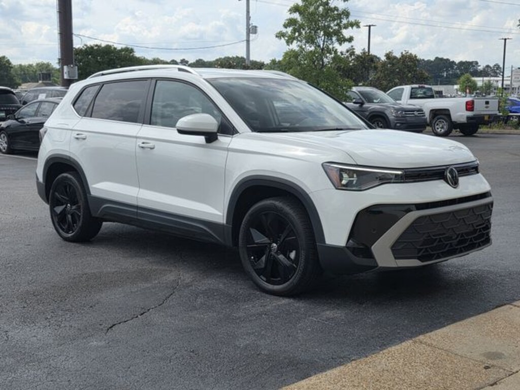 Used 2025 Volkswagen Taos 1.5T SE SUV