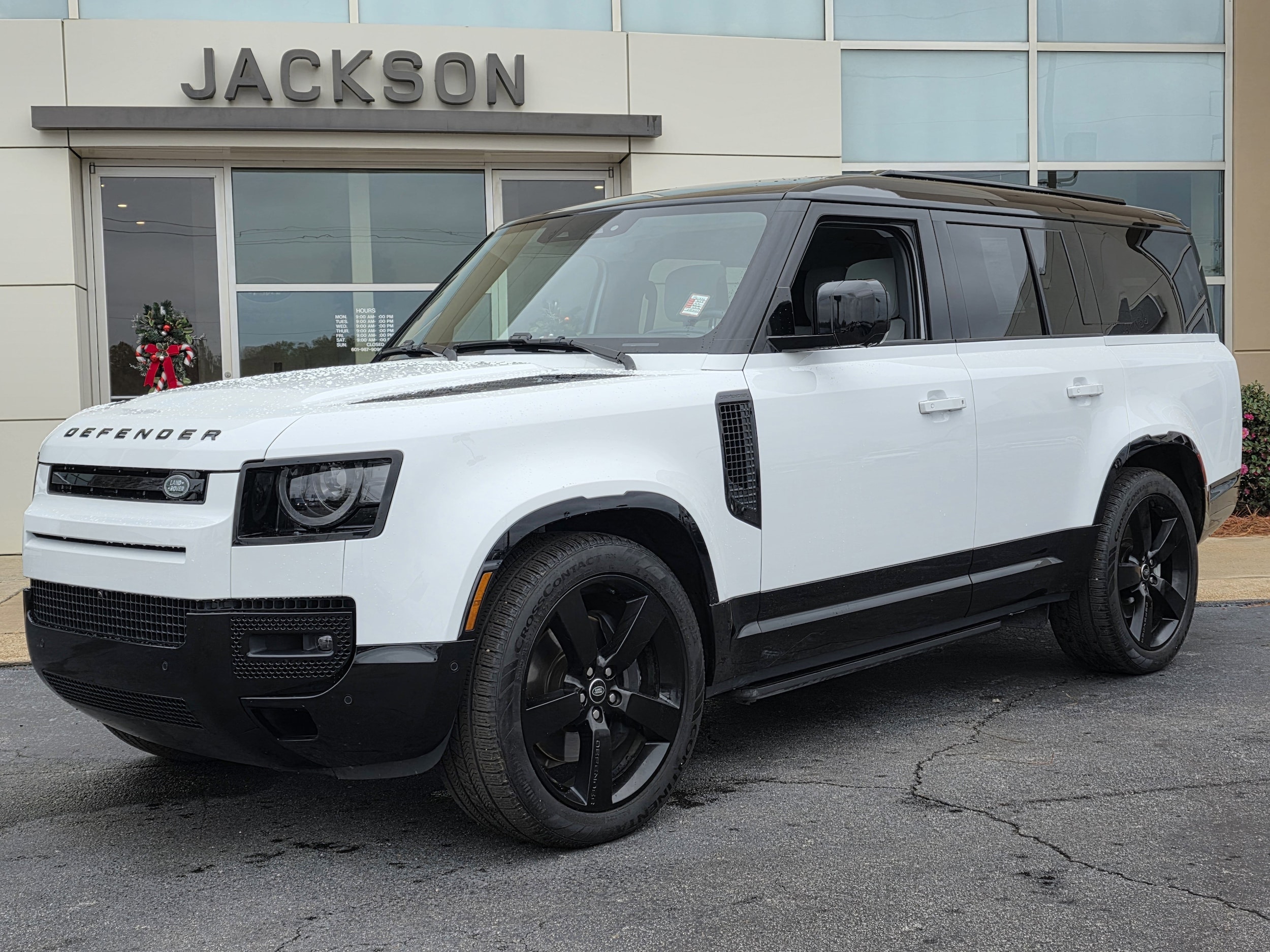 2025 Land Rover Defender X's photo