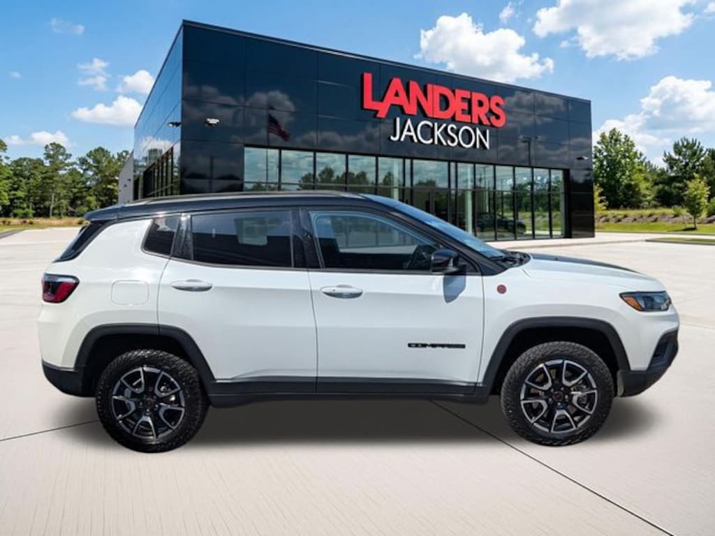 Used 2025 Jeep Compass Trailhawk SUV