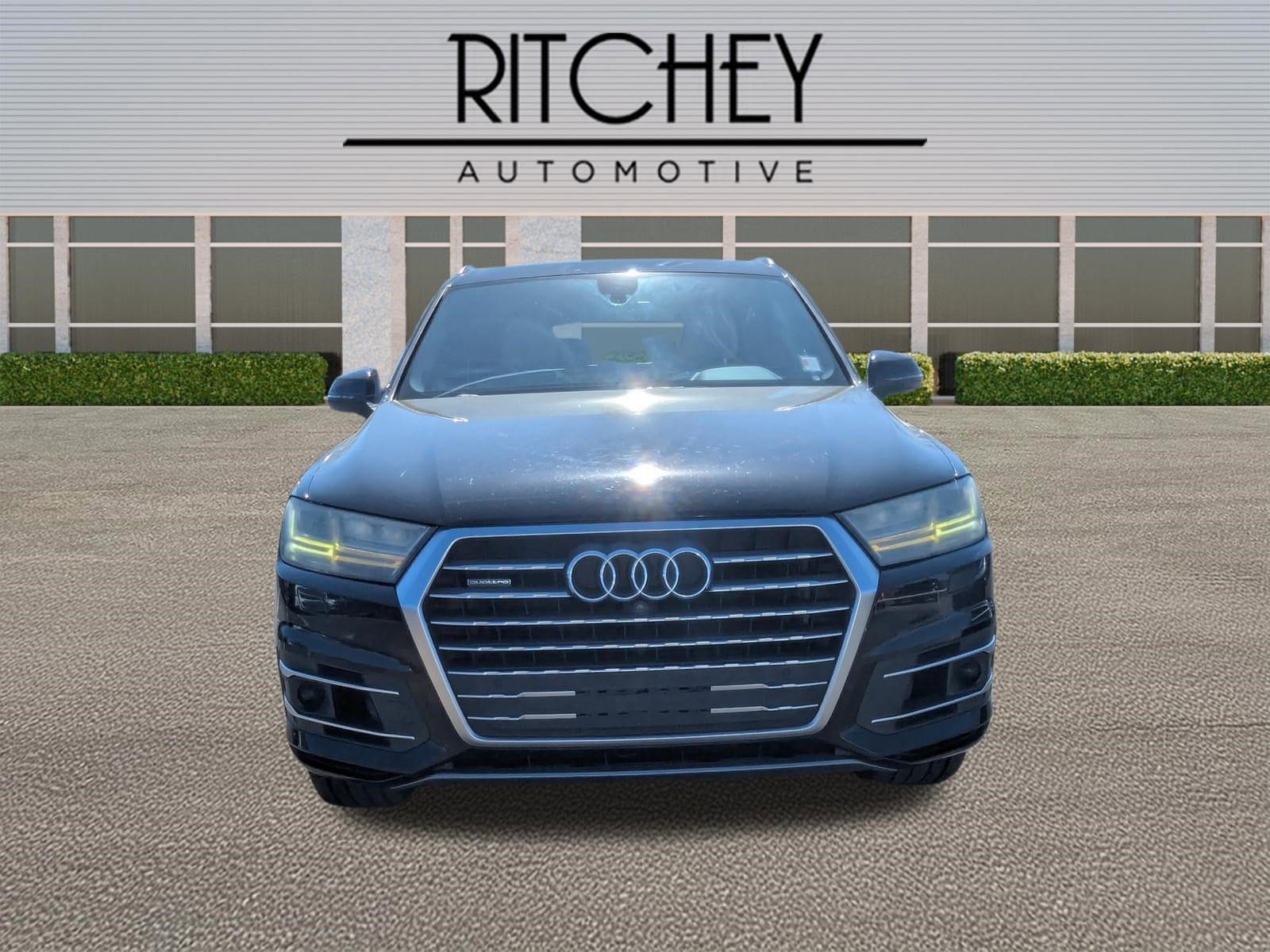 Used 2017 Audi Q7 Premium Plus with VIN WA1LAAF71HD009728 for sale in Jackson, MS