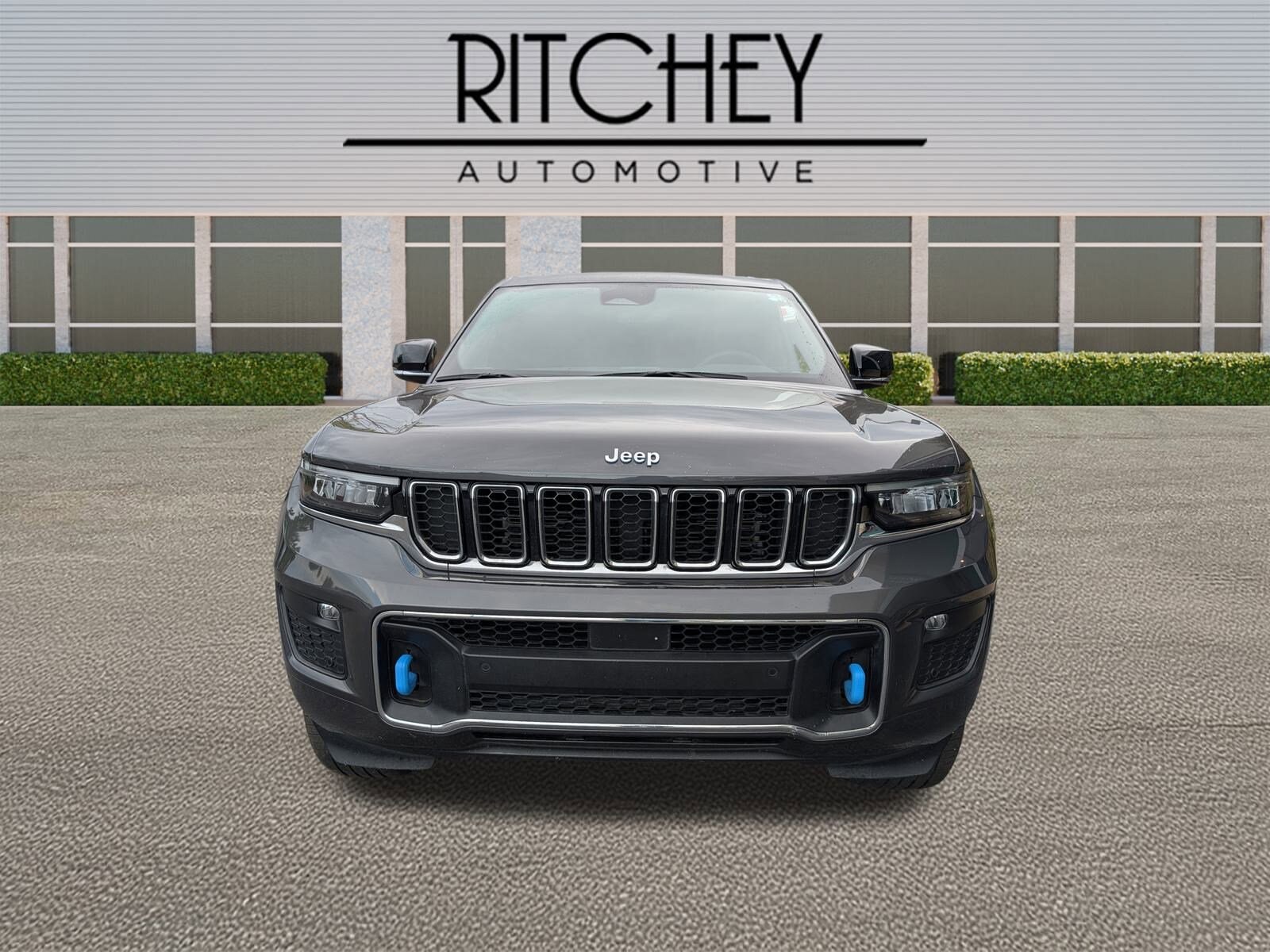 2022 Jeep Cherokee Overland 4xe photo 2