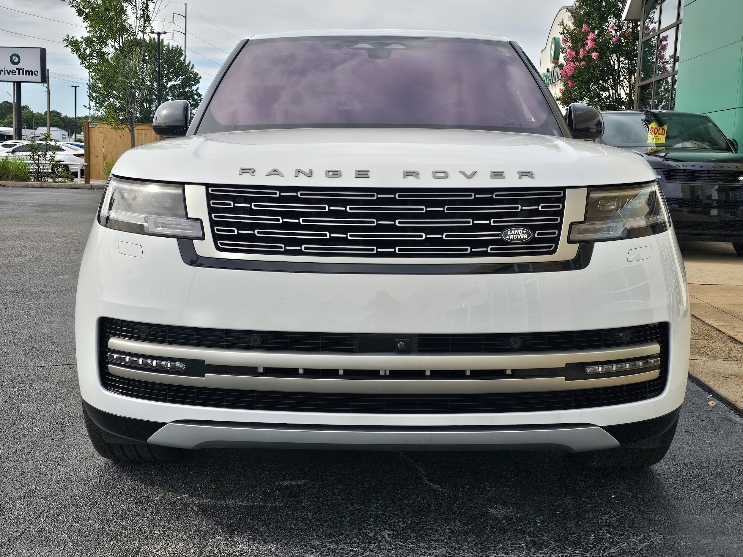 Used 2023 Land Rover Range Rover SE with VIN SALKP9E73PA046689 for sale in Jackson, MS