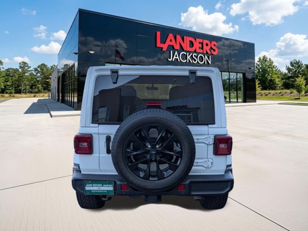 Used 2021 Jeep Wrangler Unlimited Sahara Altitude SUV