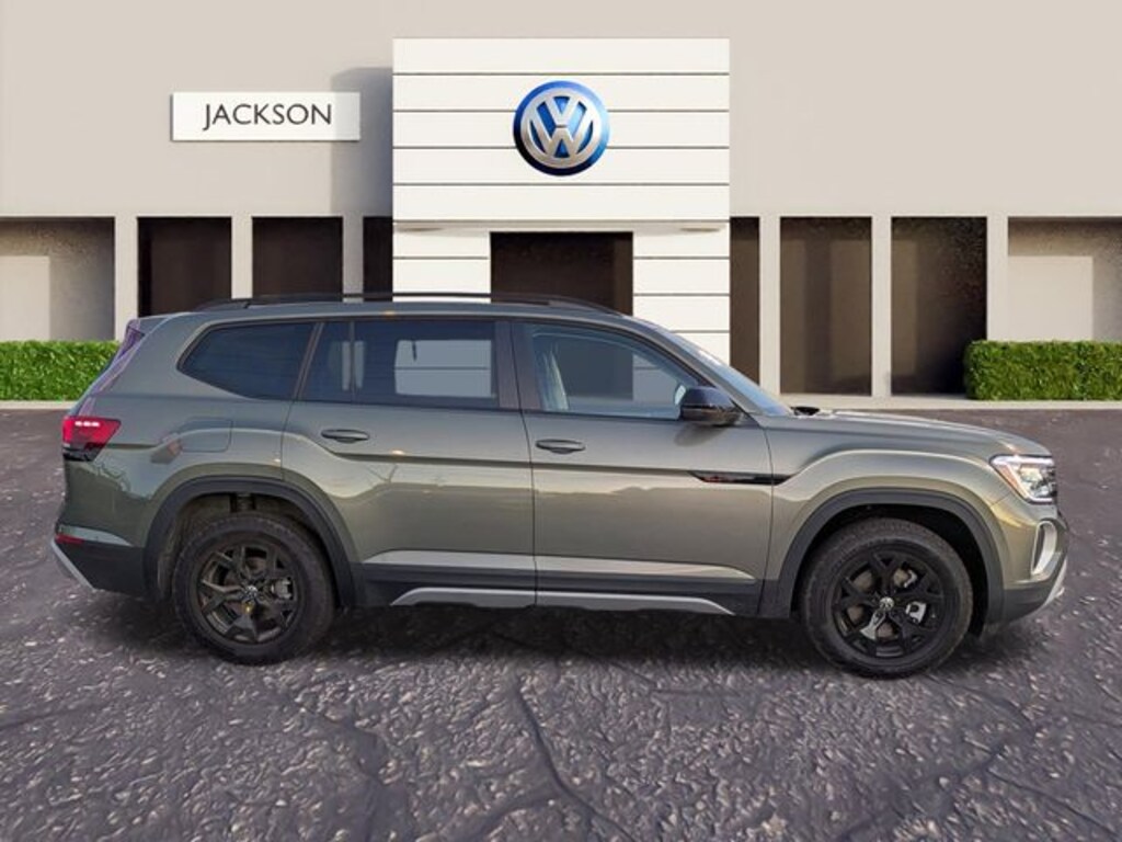 Used 2025 Volkswagen Atlas 2.0T Peak Edition SUV